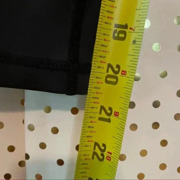 Zyia Black Cropped - Picture 7 of 11